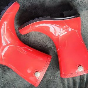UGG WOMENS SIENNA RAIN BOOT MOOSEJAW RED MID CALF SIZE 9